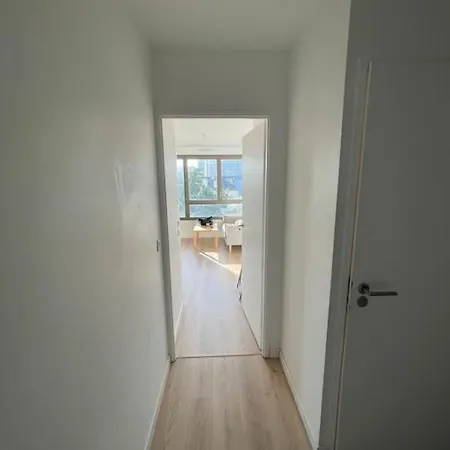 Aux Portes De Paris. Apartamento