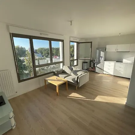 Aux Portes De Paris. Apartamento Ivry-sur-Seine